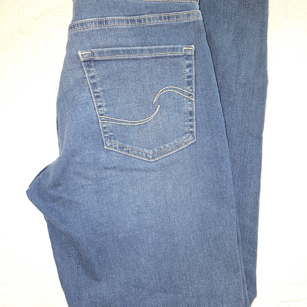 Levi's Women's Blue Skinny Jeans 8m W29 L30 Medium Wash Soft Stretchy